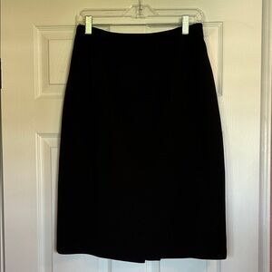 Le Suit Classic Black Pencil Skirt